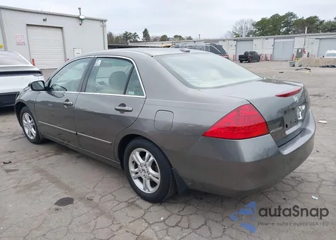 2006 Honda Accord 2.4 Ex z USA, uszkodzony, nr VIN 1HGCM56806A146124